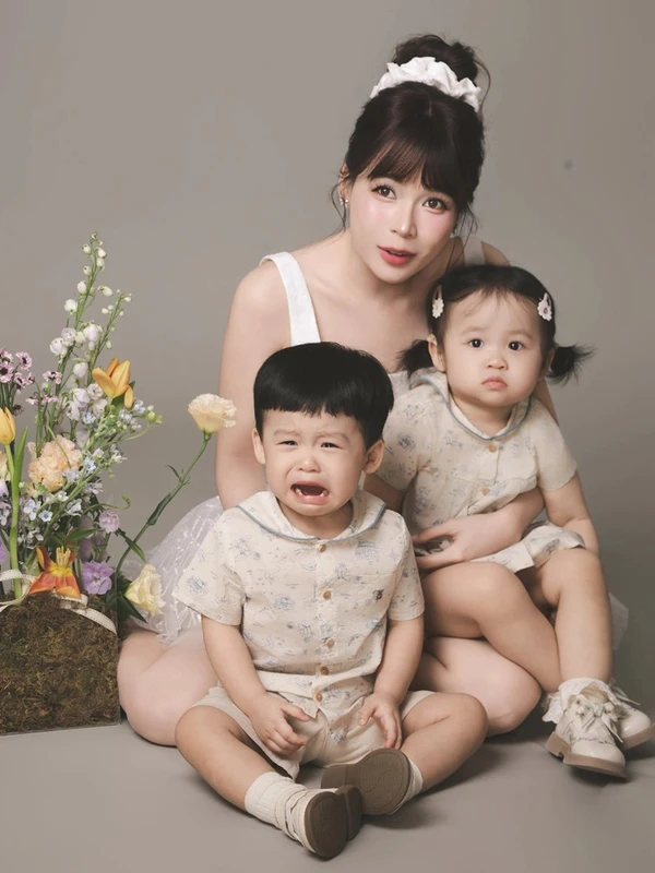 Phan Hiển nịnh vợ Khánh Thi hết lời, NSND Việt Anh đưa vợ kém 36 tuổi đi du lịch Phan Hiển nịnh vợ Khánh Thi hết lời, NSND Việt Anh đưa vợ kém 36 tuổi đi du lịch