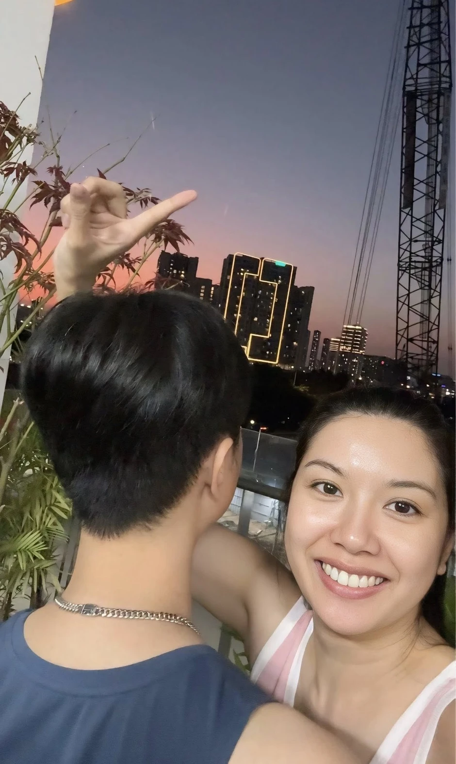 Phó giáo sư Tân Nhàn gợi cảm chơi đàn, ca sĩ Hòa Minzy ngày càng nhuận sắc Phó giáo sư Tân Nhàn gợi cảm chơi đàn, ca sĩ Hòa Minzy ngày càng nhuận sắc