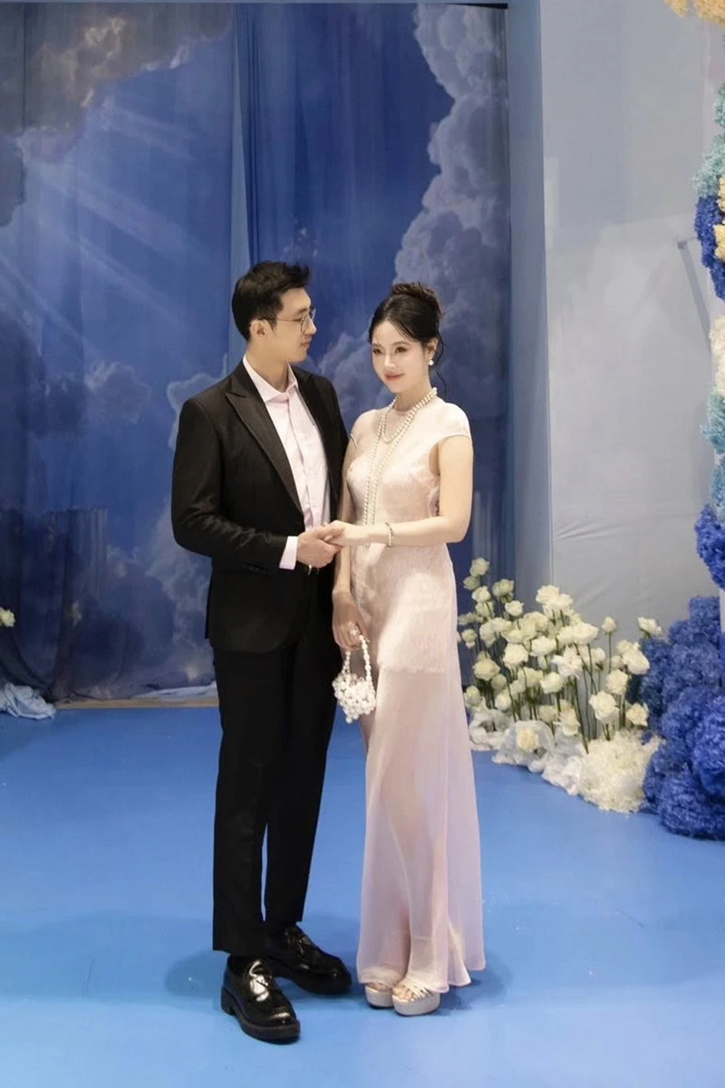 Phương Oanh lộ diện sau nhiều tháng im ắng, hành động đẹp của Bảo Thanh Phương Oanh lộ diện sau nhiều tháng im ắng, hành động đẹp của Bảo Thanh