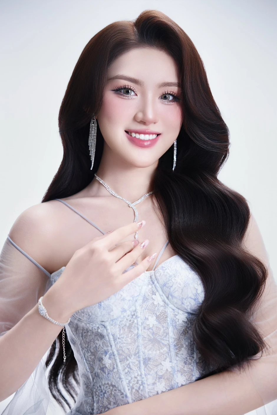Phương Oanh - Tân Miss World Vietnam là ai? Phương Oanh - Tân Miss World Vietnam là ai?