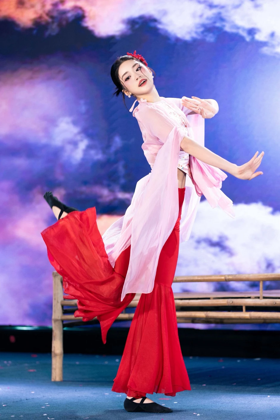 Phương Oanh - Tân Miss World Vietnam là ai? Phương Oanh - Tân Miss World Vietnam là ai?