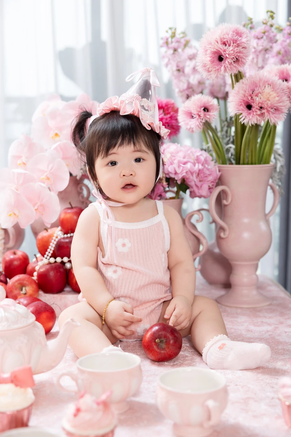 Puka và Gin Tuấn Kiệt lần đầu công khai cận dung mạo con gái Puka và Gin Tuấn Kiệt lần đầu công khai cận dung mạo con gái