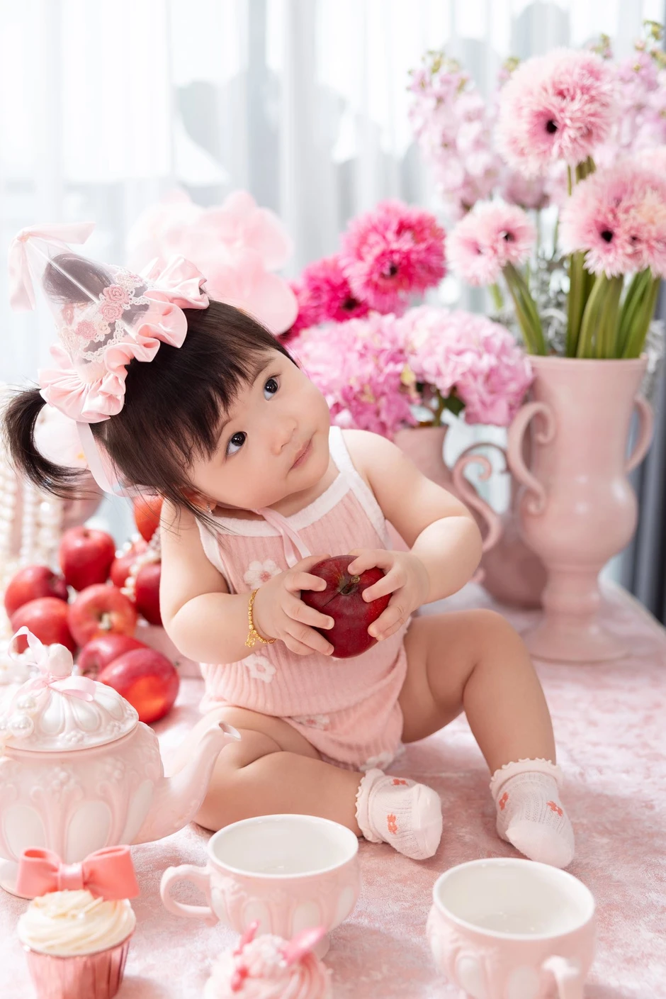 Puka và Gin Tuấn Kiệt lần đầu công khai cận dung mạo con gái Puka và Gin Tuấn Kiệt lần đầu công khai cận dung mạo con gái