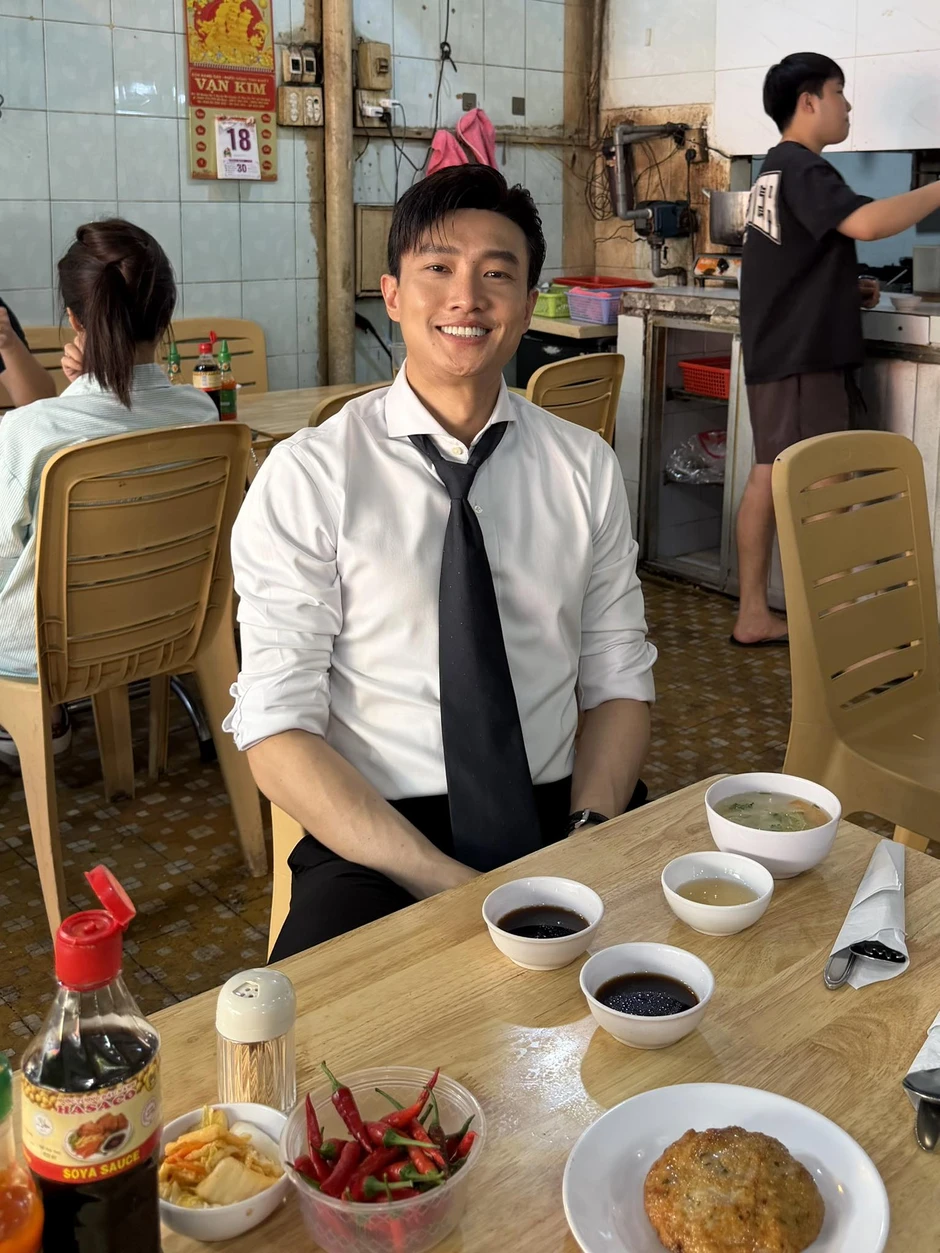 Quốc Trường lên tiếng về hình ảnh bất ổn trên sóng trực tiếp Quốc Trường lên tiếng về hình ảnh bất ổn trên sóng trực tiếp