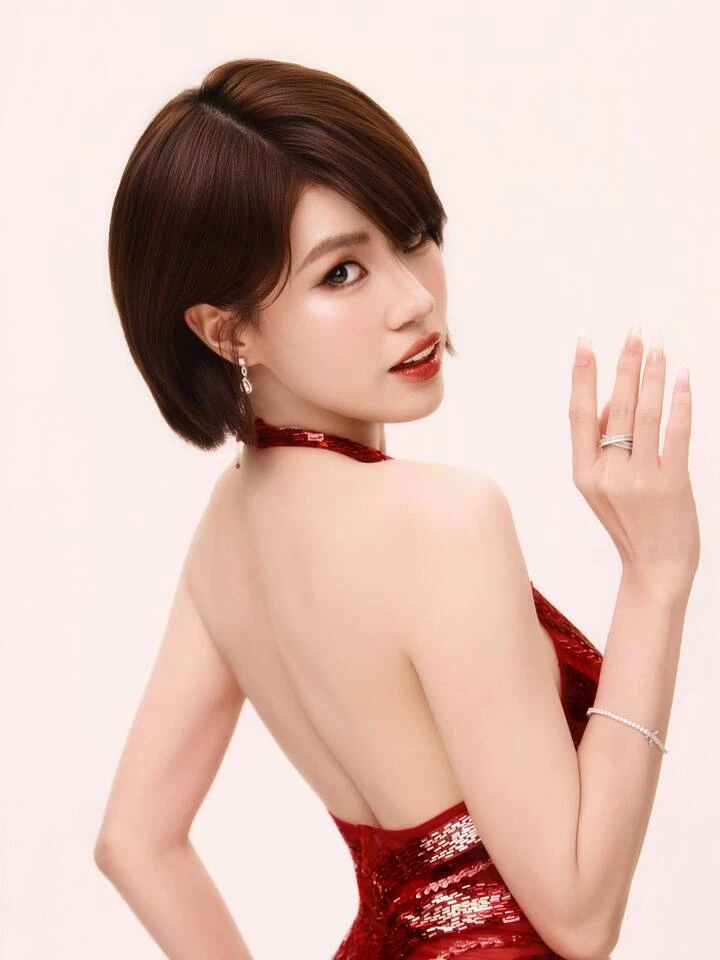 Rapper Pháo thi hoa hậu, sắc vóc thế nào? Rapper Pháo thi hoa hậu, sắc vóc thế nào?