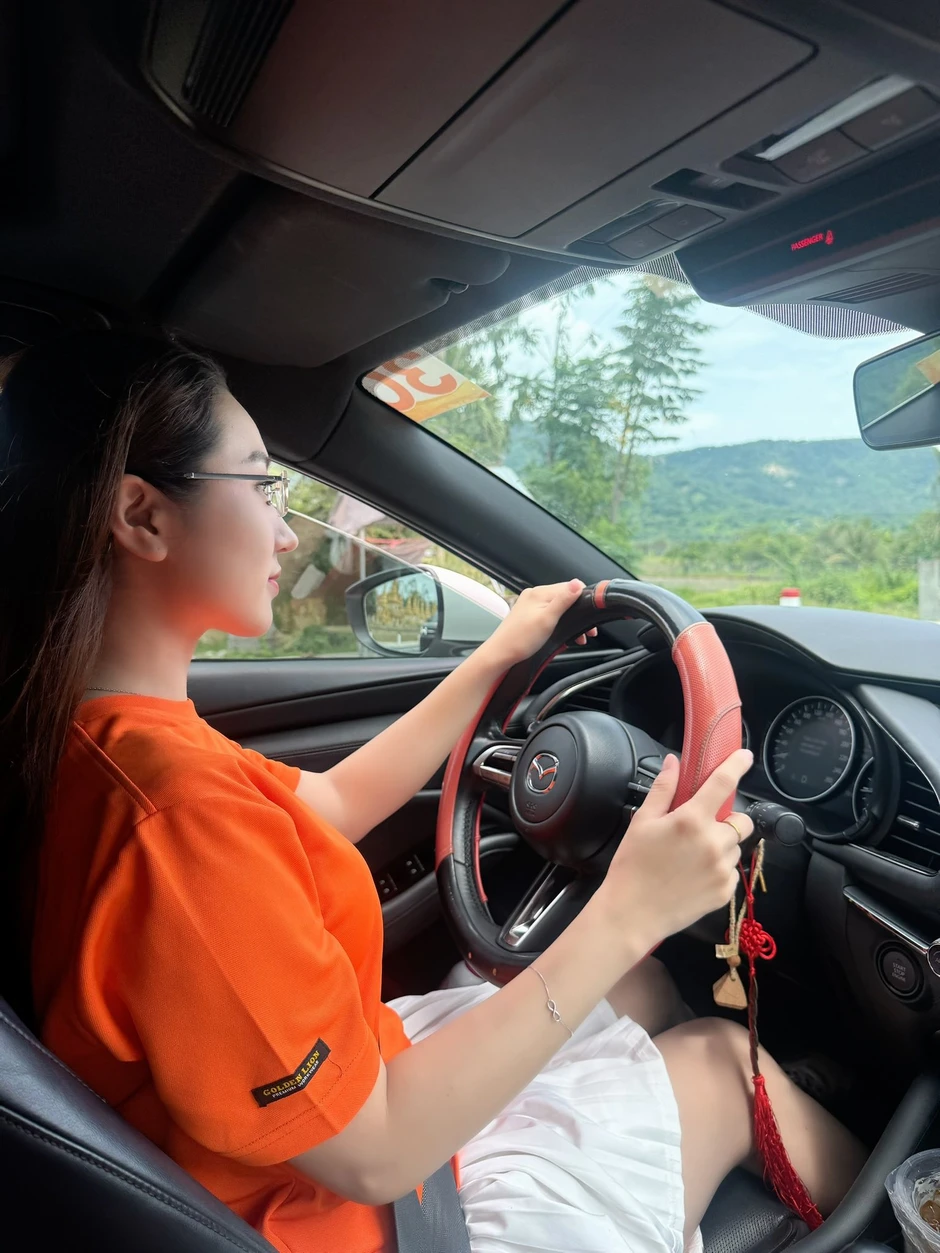 Sao nữ là tiểu thư trong Mùa Hè Sôi Động có đời thật nhiều biến cố, huỷ hôn thiếu gia trước 1 tuần đám cưới Sao nữ là tiểu thư trong Mùa Hè Sôi Động có đời thật nhiều biến cố, huỷ hôn thiếu gia trước 1 tuần đám cưới