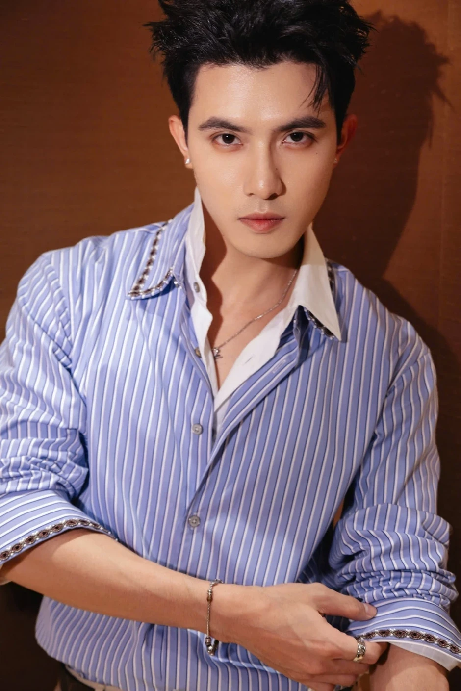 Sao Việt 14/4: Văn Mai Hương khoe body bốc lửa, visual gây bão mạng xã hội