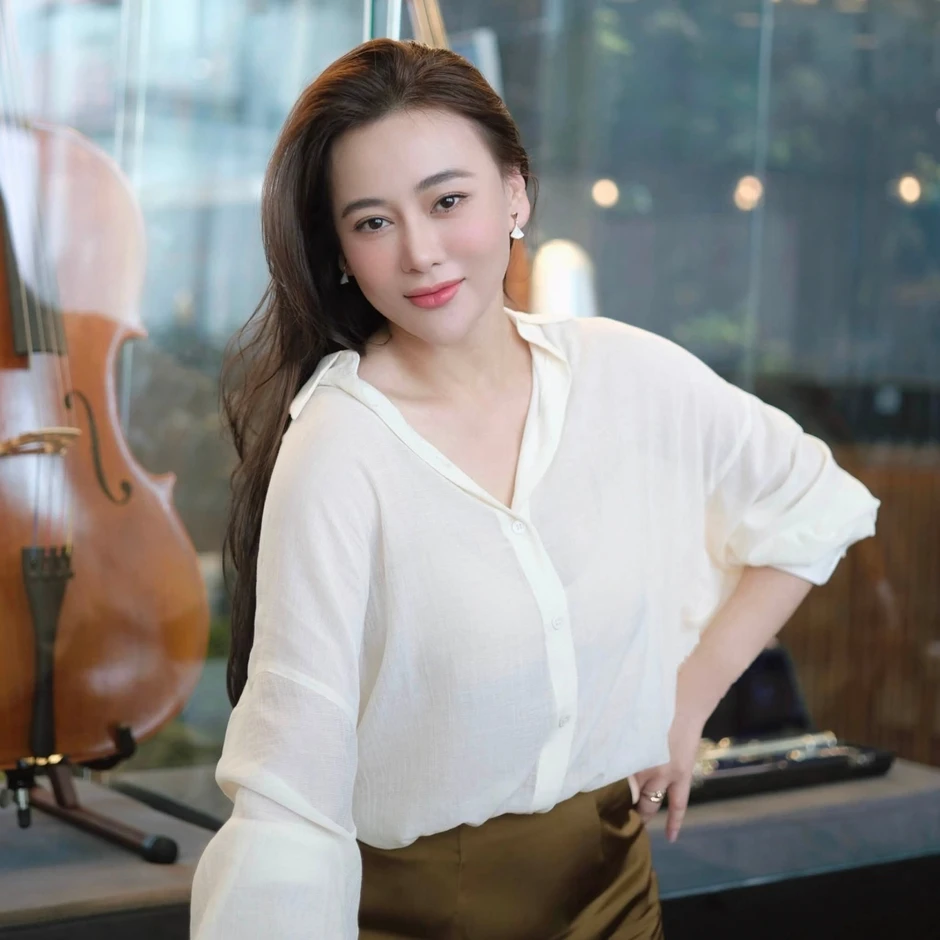 Sao Việt 14-8: Thủy Tiên mặc xuyên thấu gợi cảm dự sự kiện