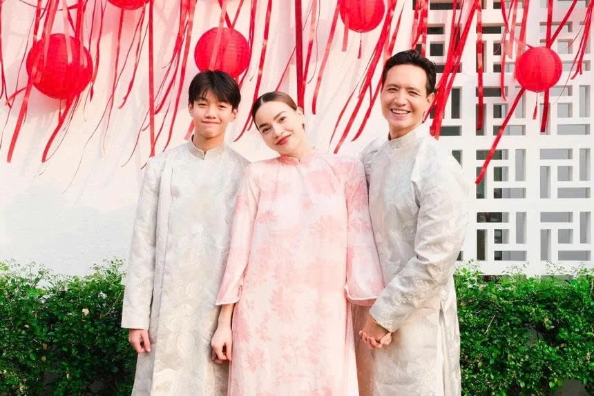 Sao Việt 18/4: Phương Oanh vào bếp làm bánh cùng hai con song sinh Sao Việt 18/4: Phương Oanh vào bếp làm bánh cùng hai con song sinh