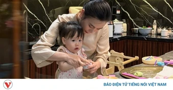Sao Việt 18/4: Phương Oanh vào bếp làm bánh cùng hai con song sinh