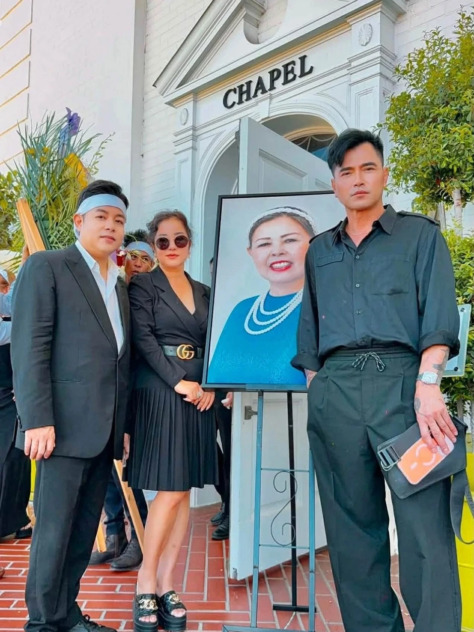 Sao Việt 18-8: Quỳnh Lương bị chỉ trích vì văng tục trên livestream Sao Việt 18-8: Quỳnh Lương bị chỉ trích vì văng tục trên livestream