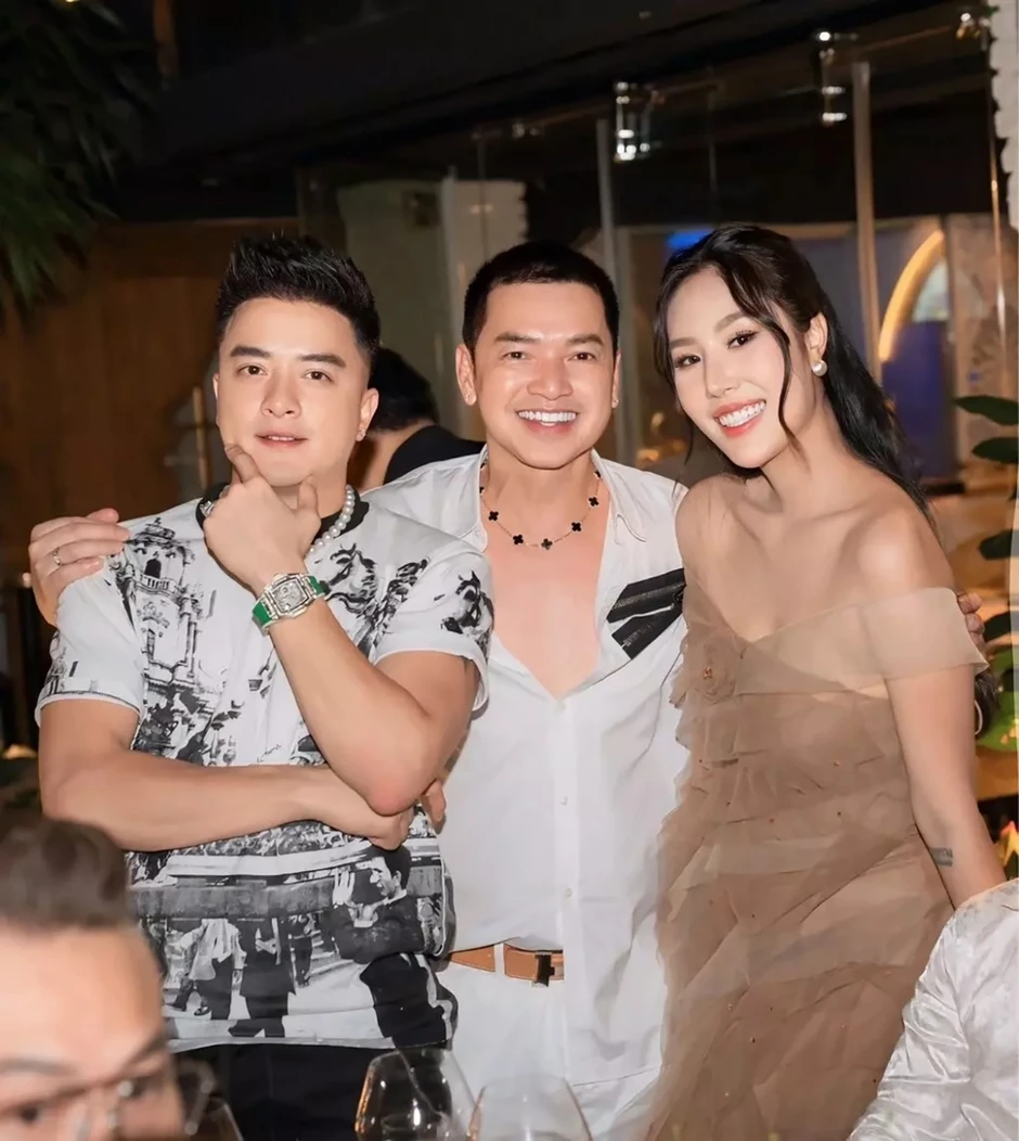 Sao Việt 18-8: Quỳnh Lương bị chỉ trích vì văng tục trên livestream Sao Việt 18-8: Quỳnh Lương bị chỉ trích vì văng tục trên livestream