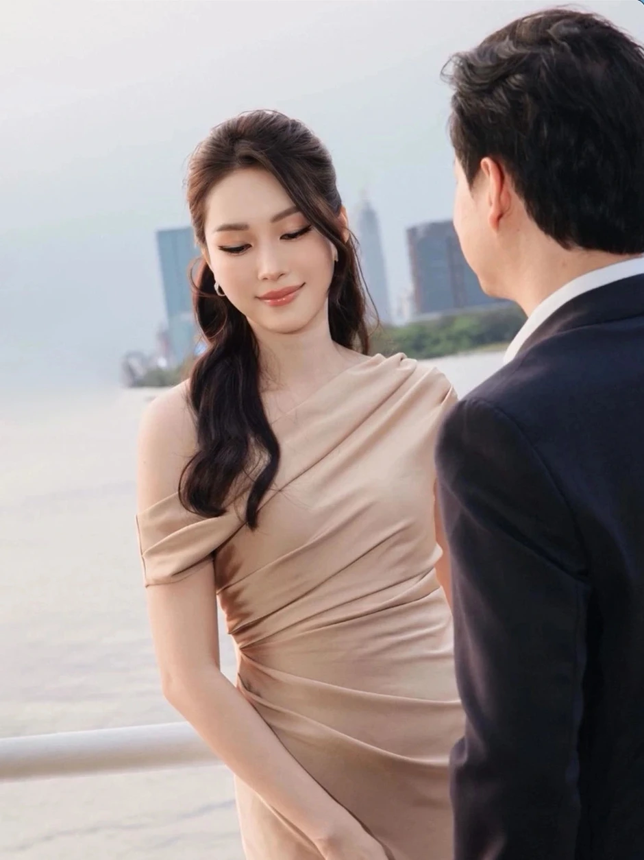Sao Việt 27/3: Hòa Minzy lọt top 10 Gương mặt trẻ Việt Nam tiêu biểu 2025 Sao Việt 27/3: Hòa Minzy lọt top 10 Gương mặt trẻ Việt Nam tiêu biểu 2025