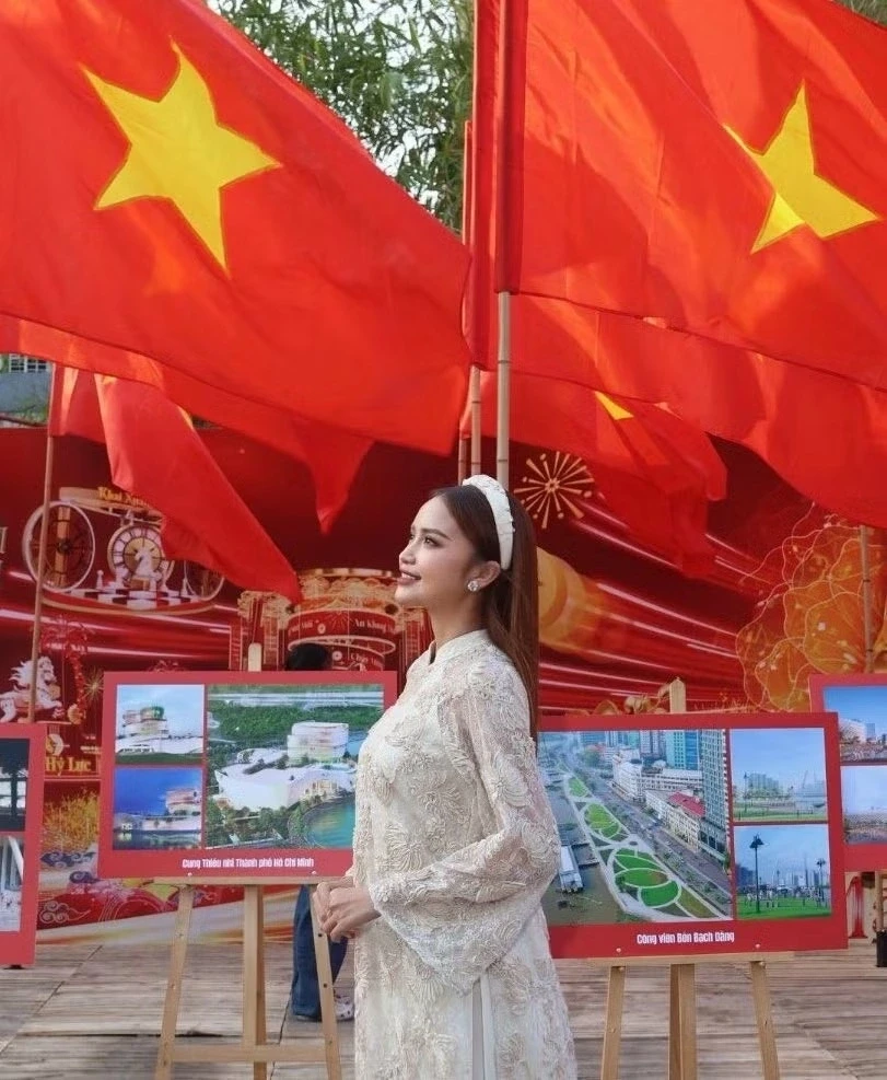 Sao Việt 30/4: Dàn người đẹp diện áo dài kỷ niệm ngày Giải phóng miền Nam Sao Việt 30/4: Dàn người đẹp diện áo dài kỷ niệm ngày Giải phóng miền Nam