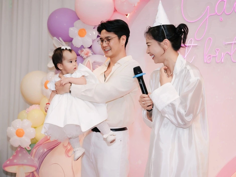 Sao Việt 6-8: NSND Công Lý từng đề nghị ly hôn vì sợ làm khổ vợ Sao Việt 6-8: NSND Công Lý từng đề nghị ly hôn vì sợ làm khổ vợ