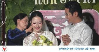 Sao Việt 8/3: Lễ ăn hỏi ấm cúng của diễn viên VTV Việt Hoa – Trọng Trí