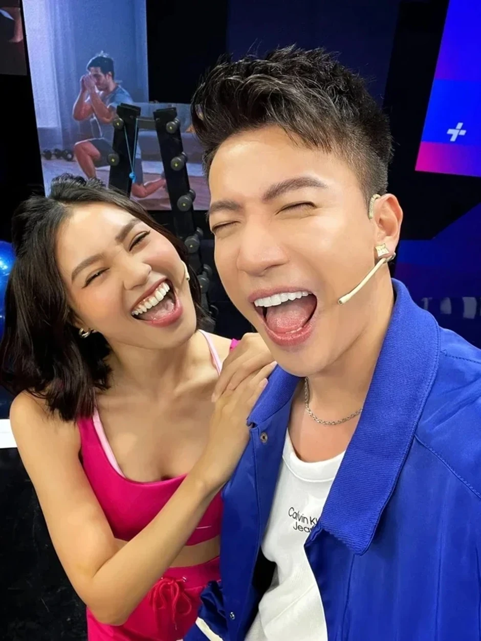 Sao Việt 8/4: Thúy Ngân rạng rỡ ở tuổi 35, Huyền My gây bàn tán thanh lý giày bẩn Sao Việt 8/4: Thúy Ngân rạng rỡ ở tuổi 35, Huyền My gây bàn tán thanh lý giày bẩn