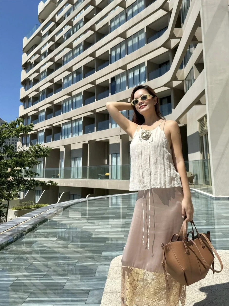 Sao Việt 8/4: Thúy Ngân rạng rỡ ở tuổi 35, Huyền My gây bàn tán thanh lý giày bẩn Sao Việt 8/4: Thúy Ngân rạng rỡ ở tuổi 35, Huyền My gây bàn tán thanh lý giày bẩn
