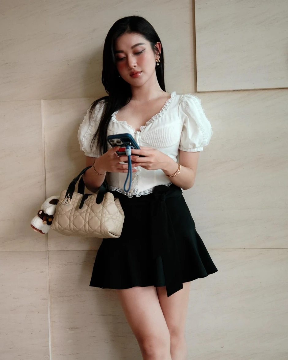 Sao Việt 9/4: Phản ứng của Tóc Tiên khi bị đồn có bạn trai mới