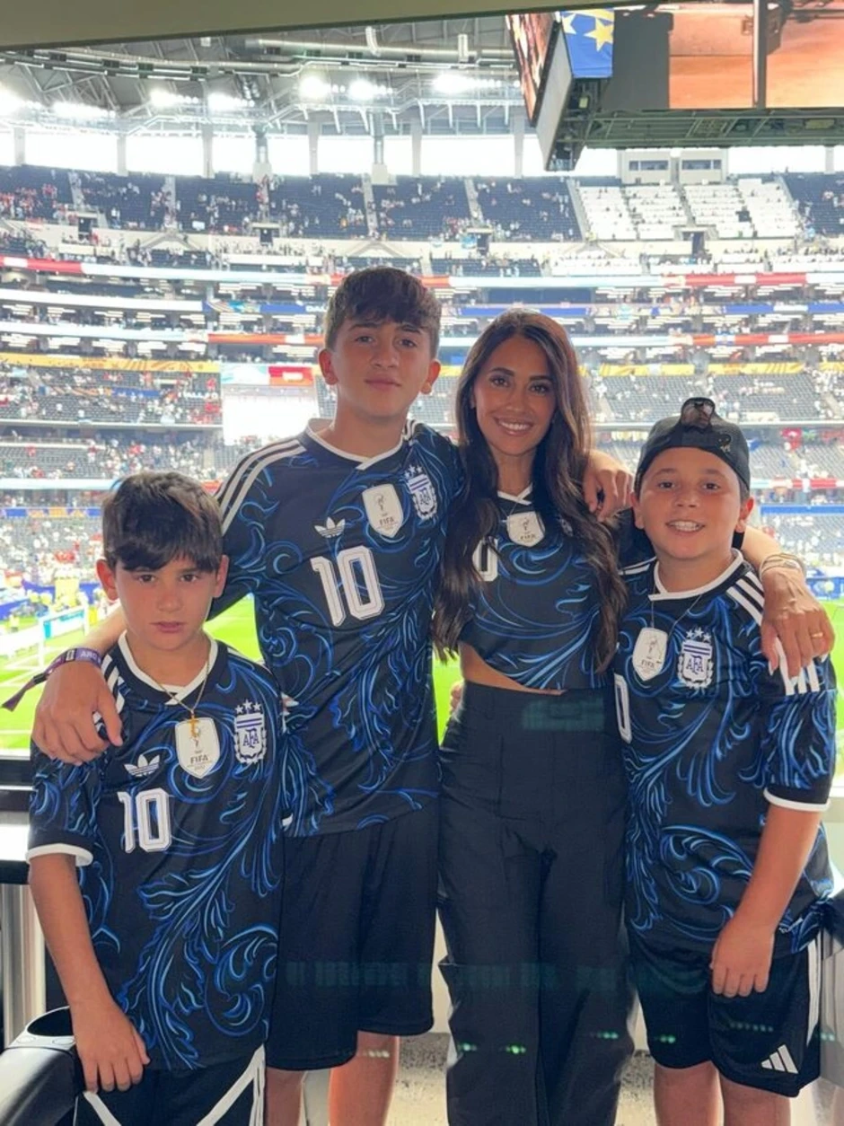 Shakira chúc mừng Messi phá kỷ lục World Cup - Báo TinVina Shakira chúc mừng Messi phá kỷ lục World Cup - Báo TinVina