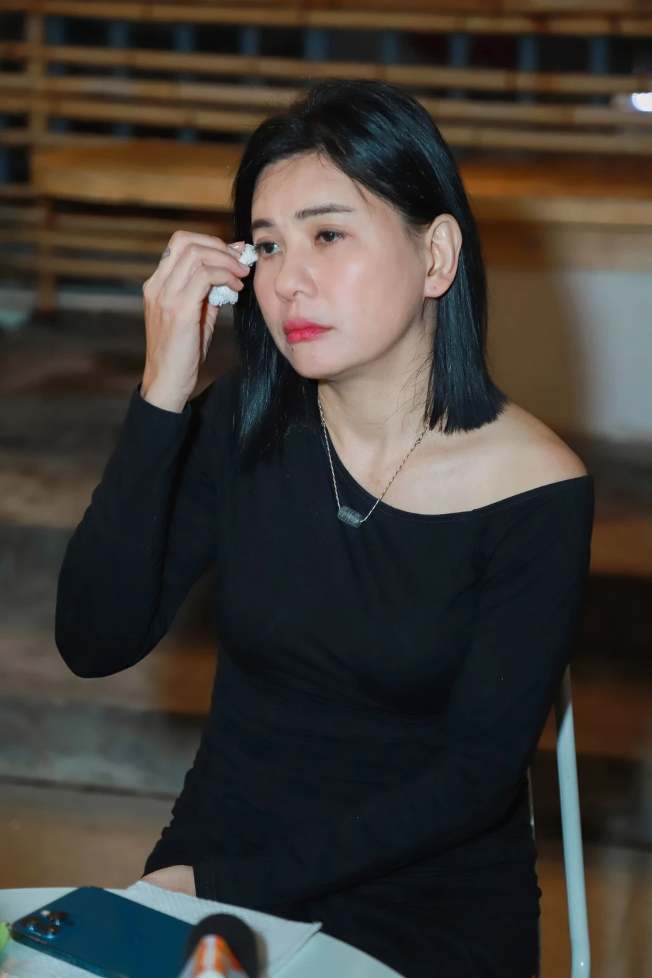 Showbiz Việt có cặp đôi cưới 7 ngày đã ra toà ký đơn ly hôn Showbiz Việt có cặp đôi cưới 7 ngày đã ra toà ký đơn ly hôn