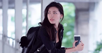 Siêu mẫu Minh Tú cùng các sao mắc kẹt khi Mỹ tấn công Iran