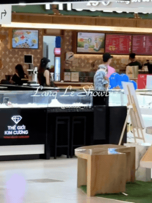 Song Luân bị bắt gặp đi hẹn hò tại rạp phim cùng gái xinh 2k1