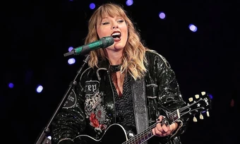 Tài sản của Taylor Swift đạt 2 tỷ USD