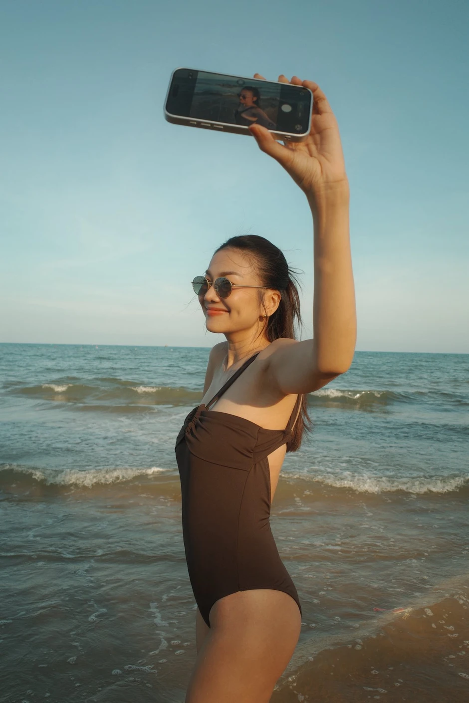 Thanh Hằng bị nhấn nước Thanh Hằng bị nhấn nước