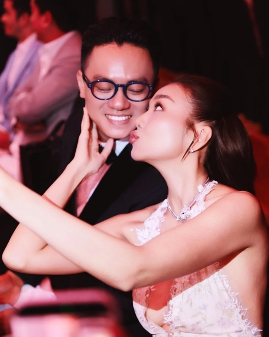 Thanh Hằng: 'Chồng bao dung với khuyết điểm của tôi' Thanh Hằng: 'Chồng bao dung với khuyết điểm của tôi'