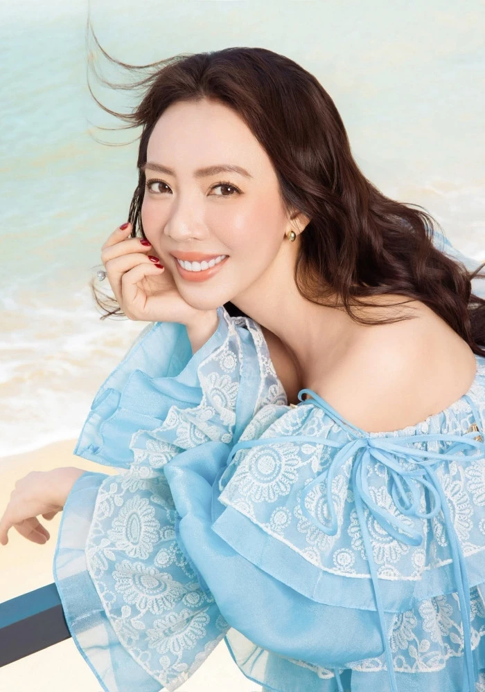Thu Trang bật khóc, được chồng Tiến Luật bất ngờ trao nụ hôn lãng mạn Thu Trang bật khóc, được chồng Tiến Luật bất ngờ trao nụ hôn lãng mạn