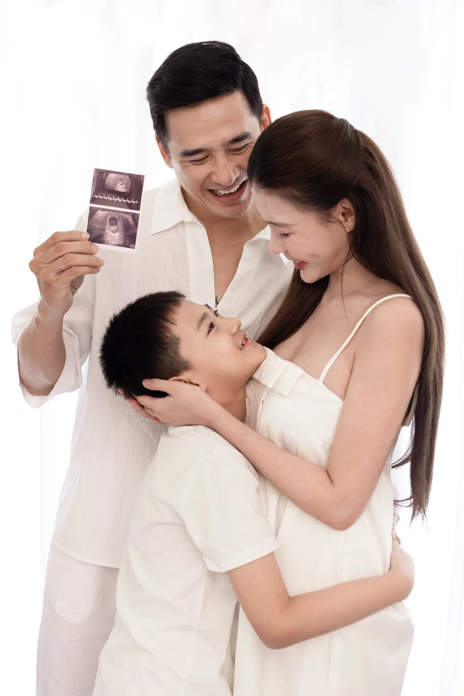 Thuý Diễm mang thai lần 2 Thuý Diễm mang thai lần 2