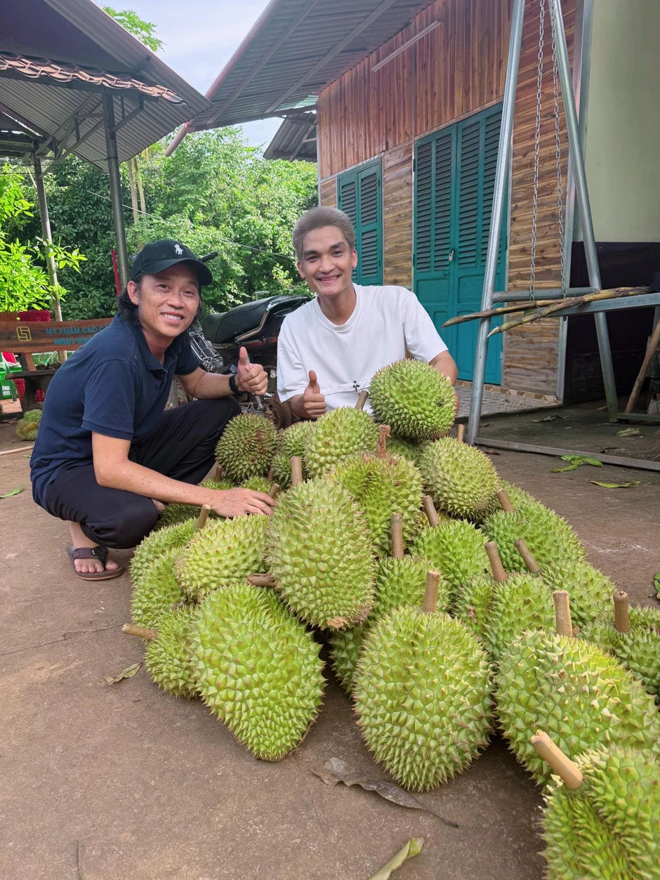 Tình trạng của NS Hoài Linh sau khi lộ ảnh một mình trong bệnh viện Tình trạng của NS Hoài Linh sau khi lộ ảnh một mình trong bệnh viện