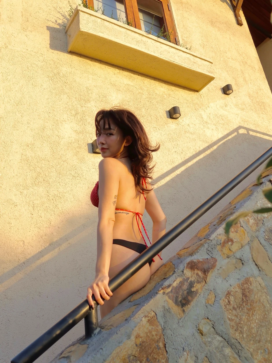 Tóc Tiên diện bikini khoe body khét, netizen chốt đúng 1 từ! Tóc Tiên diện bikini khoe body khét, netizen chốt đúng 1 từ!
