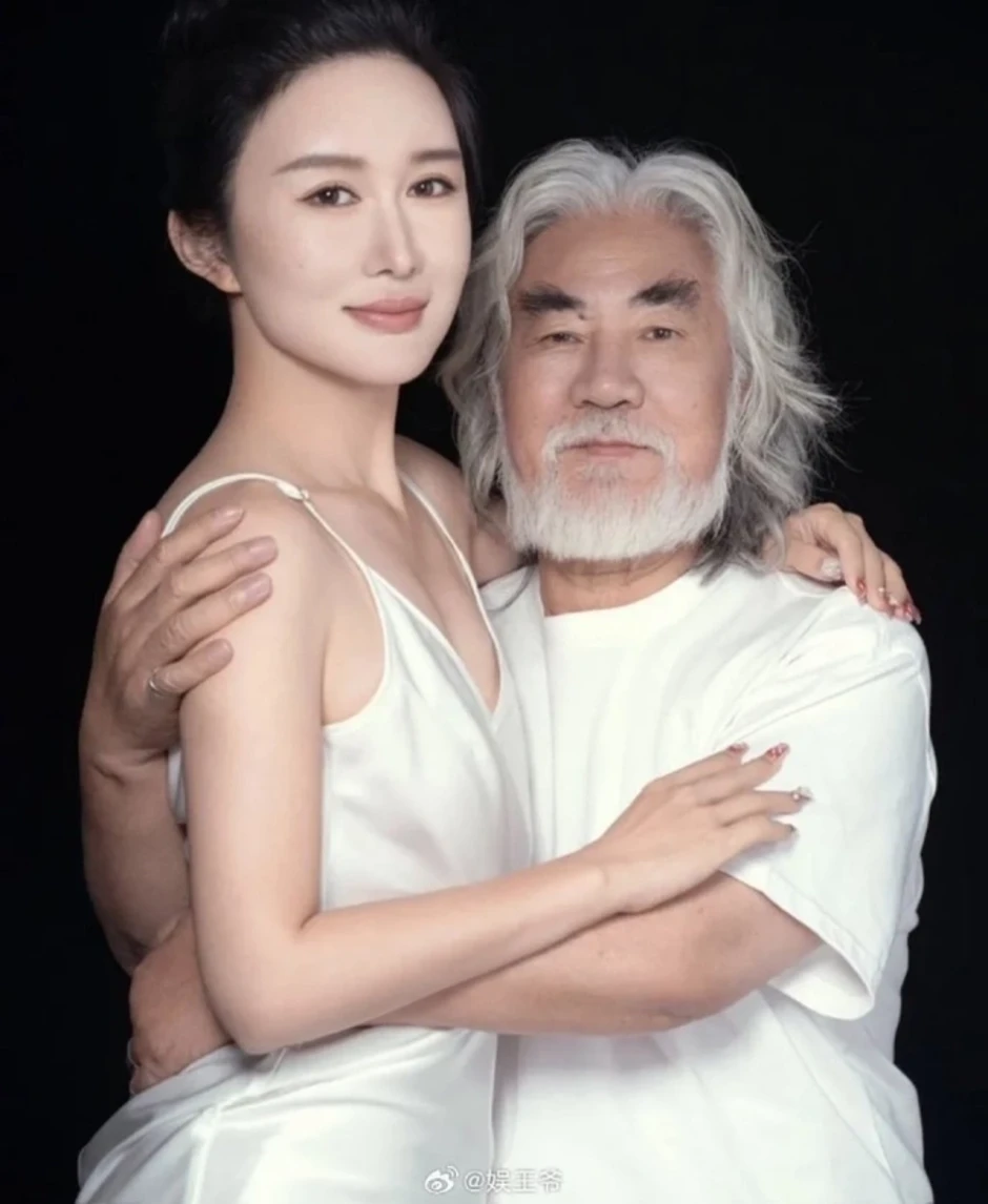 Trùm phim kiếm hiệp: 'Vợ nóng tính, chưa bao giờ nhận lỗi' Trùm phim kiếm hiệp: 'Vợ nóng tính, chưa bao giờ nhận lỗi'