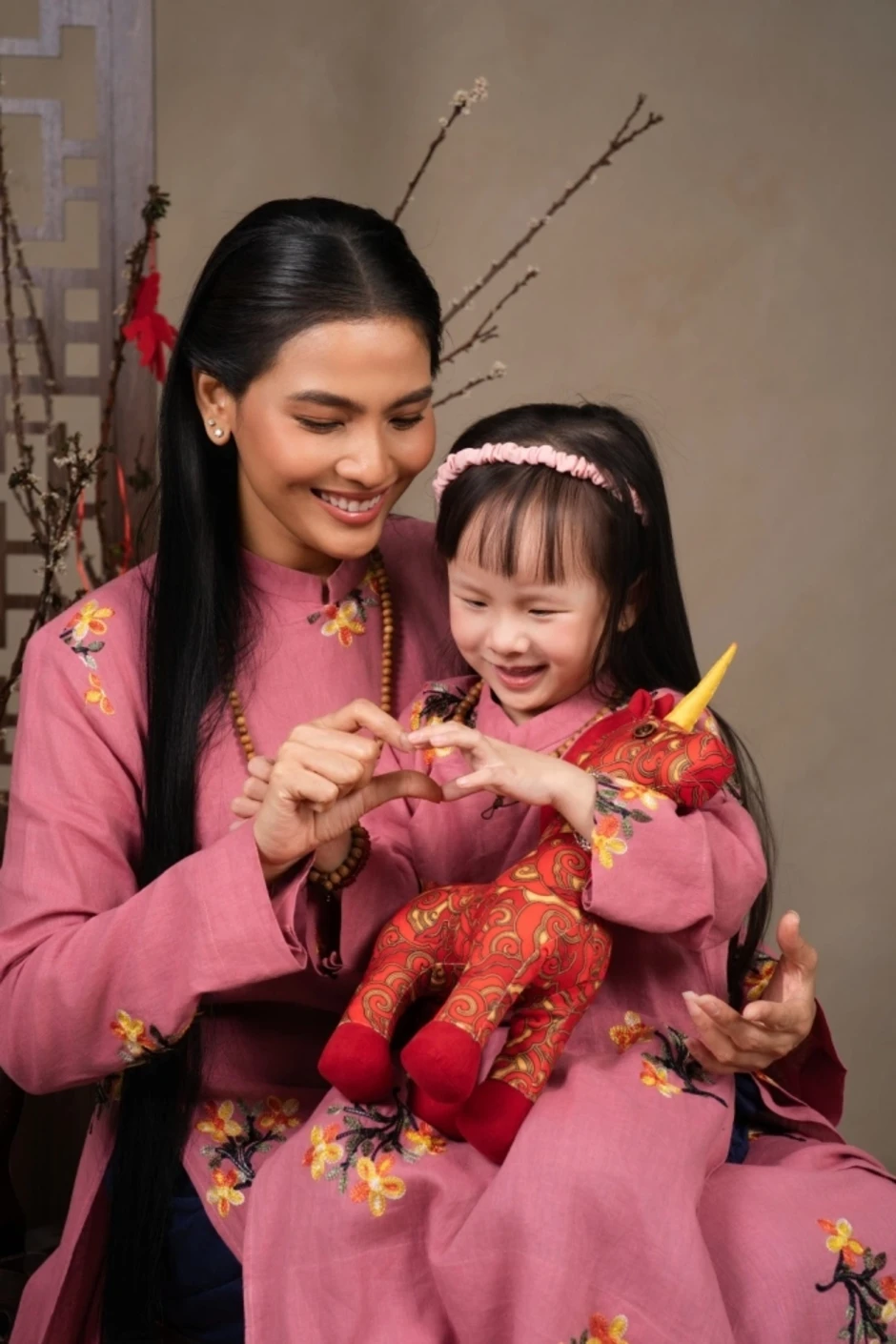 Trương Thị May công khai con gái Trương Thị May công khai con gái