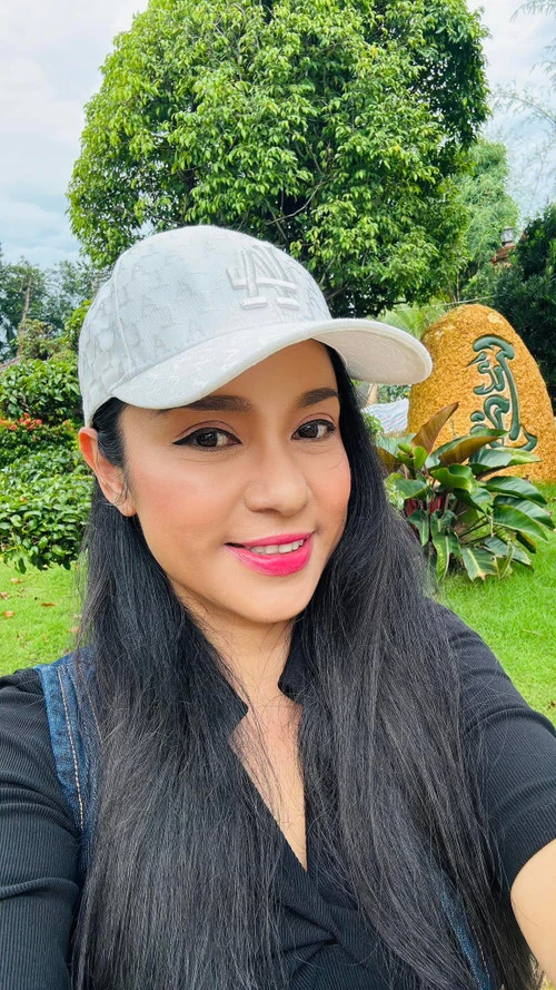 Việt Trinh: "Tôi bị trầm cảm" Việt Trinh: "Tôi bị trầm cảm"