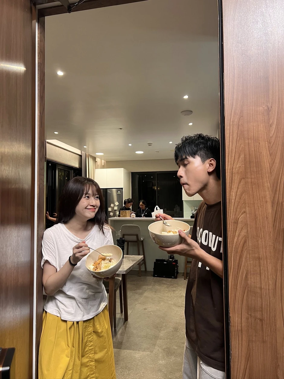 Võ Điền Gia Huy thả thính nổi da gà tới mức Lê Tam Triều Dâng nghe phát trốn luôn Võ Điền Gia Huy thả thính nổi da gà tới mức Lê Tam Triều Dâng nghe phát trốn luôn