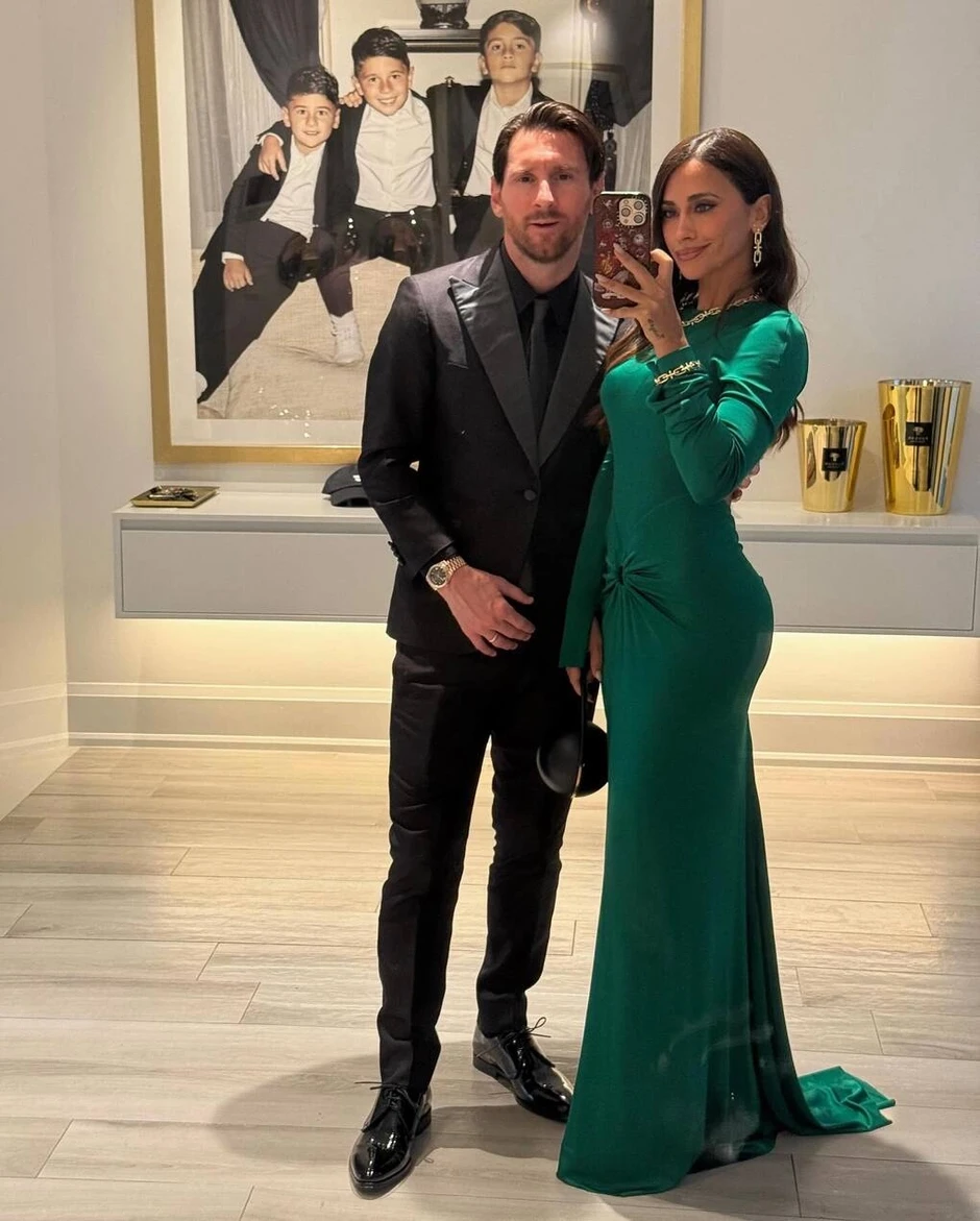 Vợ Messi dự tiệc cùng gia đình Beckham Vợ Messi dự tiệc cùng gia đình Beckham