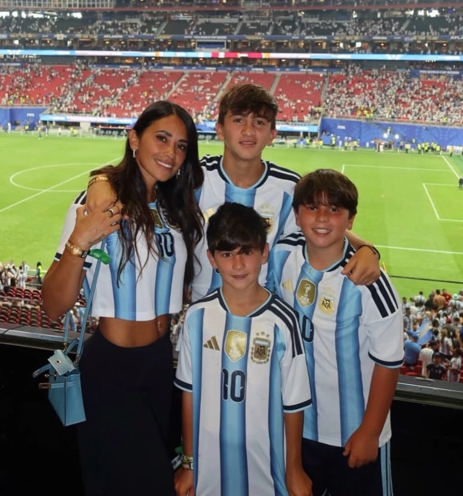 Vợ Messi: Mọi lời đều không đủ diễn tả trận thắng Ai Cập - Báo TinVina Vợ Messi: Mọi lời đều không đủ diễn tả trận thắng Ai Cập - Báo TinVina