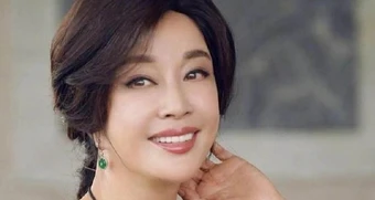 'Võ Tắc Thiên' Lưu Hiểu Khánh lên tiếng trước tin đồn có 8 bạn trai ở tuổi 71