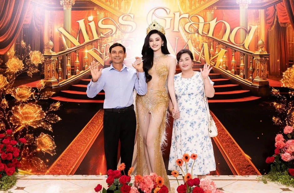 Yến Nhi ngã môtô trên sân khấu Miss Grand Vietnam 2026 Yến Nhi ngã môtô trên sân khấu Miss Grand Vietnam 2026