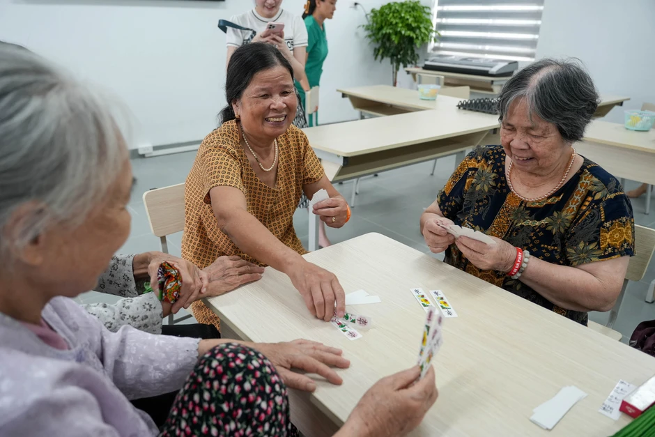 [Ảnh] Mô hình dưỡng lão bán trú: Sáng đưa, chiều đón