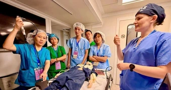 "Bệnh viện bay" đưa hơn 20 chuyên gia nhãn khoa đến Đà Nẵng