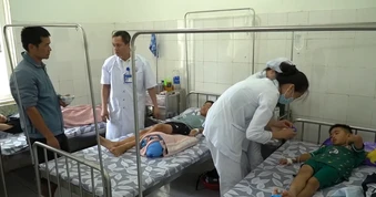 [Video] Bộ Y tế yêu cầu điều tra vụ 46 người nghi ngộ độc thực phẩm tại Quảng Trị
