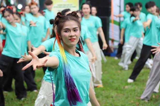 1 sự kiện thu hút hơn 3.000 người tham gia tại Hội trường Thống Nhất