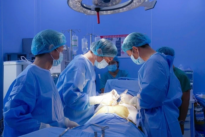 10 giờ cân não cứu người đàn ông nổ mạch máu tưởng chừng hết cơ hội sống 10 giờ cân não cứu người đàn ông nổ mạch máu tưởng chừng hết cơ hội sống