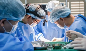 10 giờ mổ cứu ca ung thư hốc mũi 'chưa từng có'