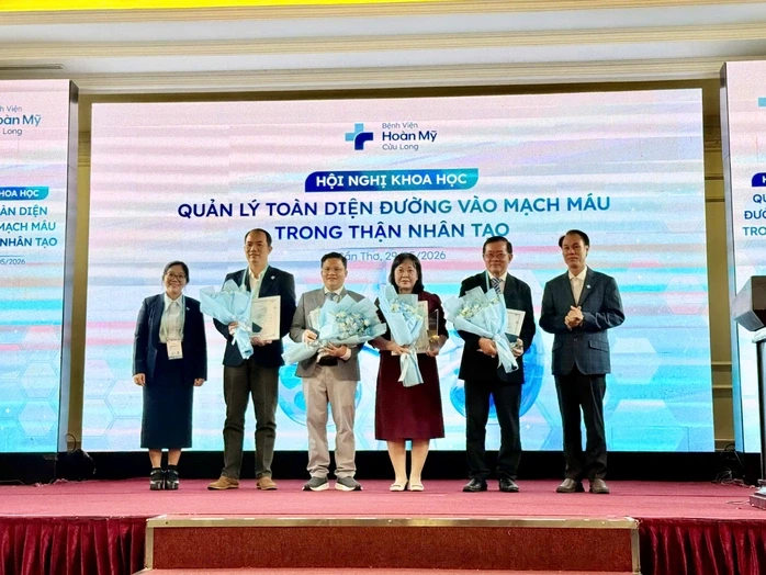 100 bác sĩ, chuyên gia y tế tham dự hội nghị khoa học tại Cần Thơ 100 bác sĩ, chuyên gia y tế tham dự hội nghị khoa học tại Cần Thơ