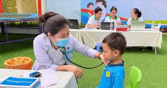 100% học sinh, sinh viên được quản lý sức khỏe bằng sổ điện tử